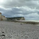 Panorama, Terrasse Et Vue Panoramique Криэль-сюр-Мер